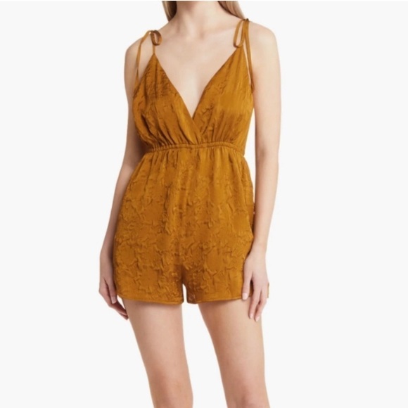 NWT! OPEN EDIT Jacquard Bronze Tie Shoulder Romper. Medium. - Picture 1 of 5